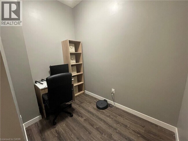 Building Photo - 280 Lester St