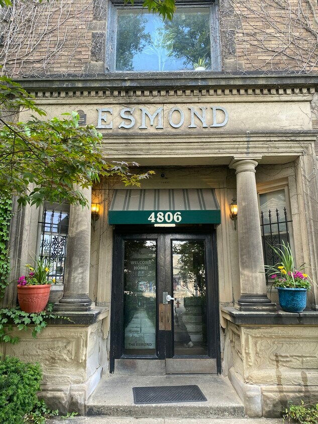 Foto principal - 4806 Euclid Ave