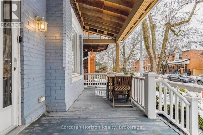 Building Photo - 296 Charlton Ave W