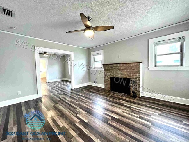 Building Photo - Beautiful 3 bedroom / 2 bathroom home now available in Brentwood!