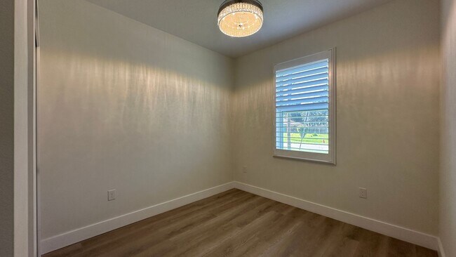 Foto del edificio - 3507 W Jefferson St