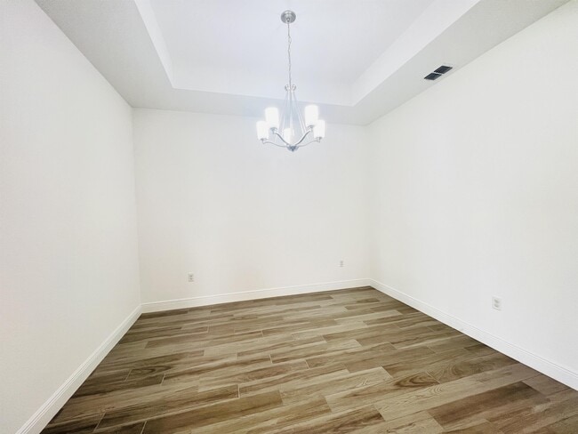 Building Photo - 1225 Bristol Oaks Way