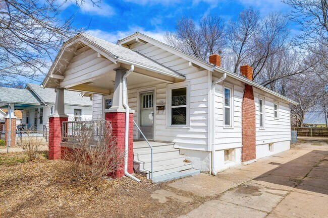 Foto del edificio - Cozy 2 Bedroom 1 Bathroom Home