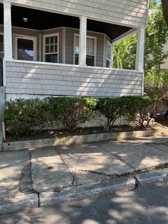 Building Photo - 35 Upland Rd