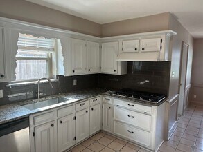 Building Photo - 18015 Heaton Dr