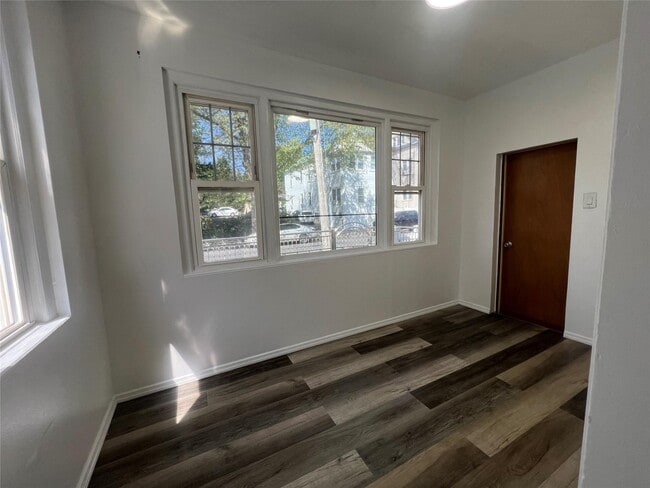 Foto del edificio - 137 N 6th Ave