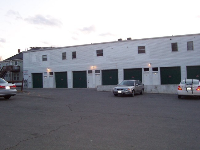 Foto del edificio - 1311 Middlesex St