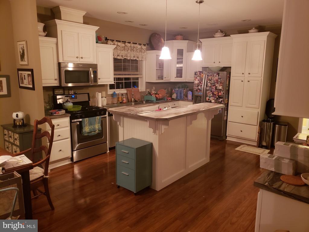 2714 Windy Bush Rd, Newtown, PA 18940 House Rental in Newtown, PA