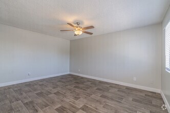 A1 - 1BR, 1BA - 550SF - Living Room - Mariposa Flats