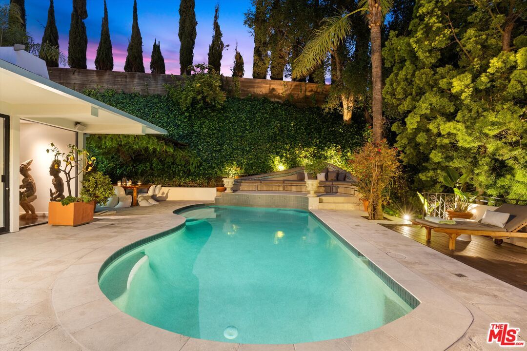 Primary Photo - 2328 San Ysidro Dr