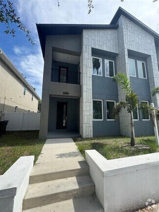 Building Photo - 2138 W Beach St