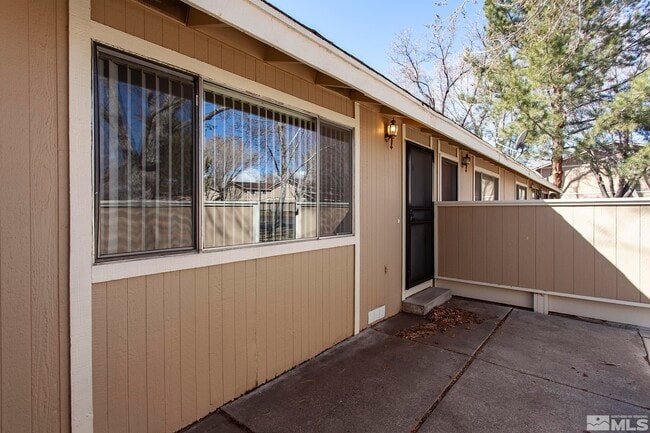 Building Photo - 307 Allouette Way