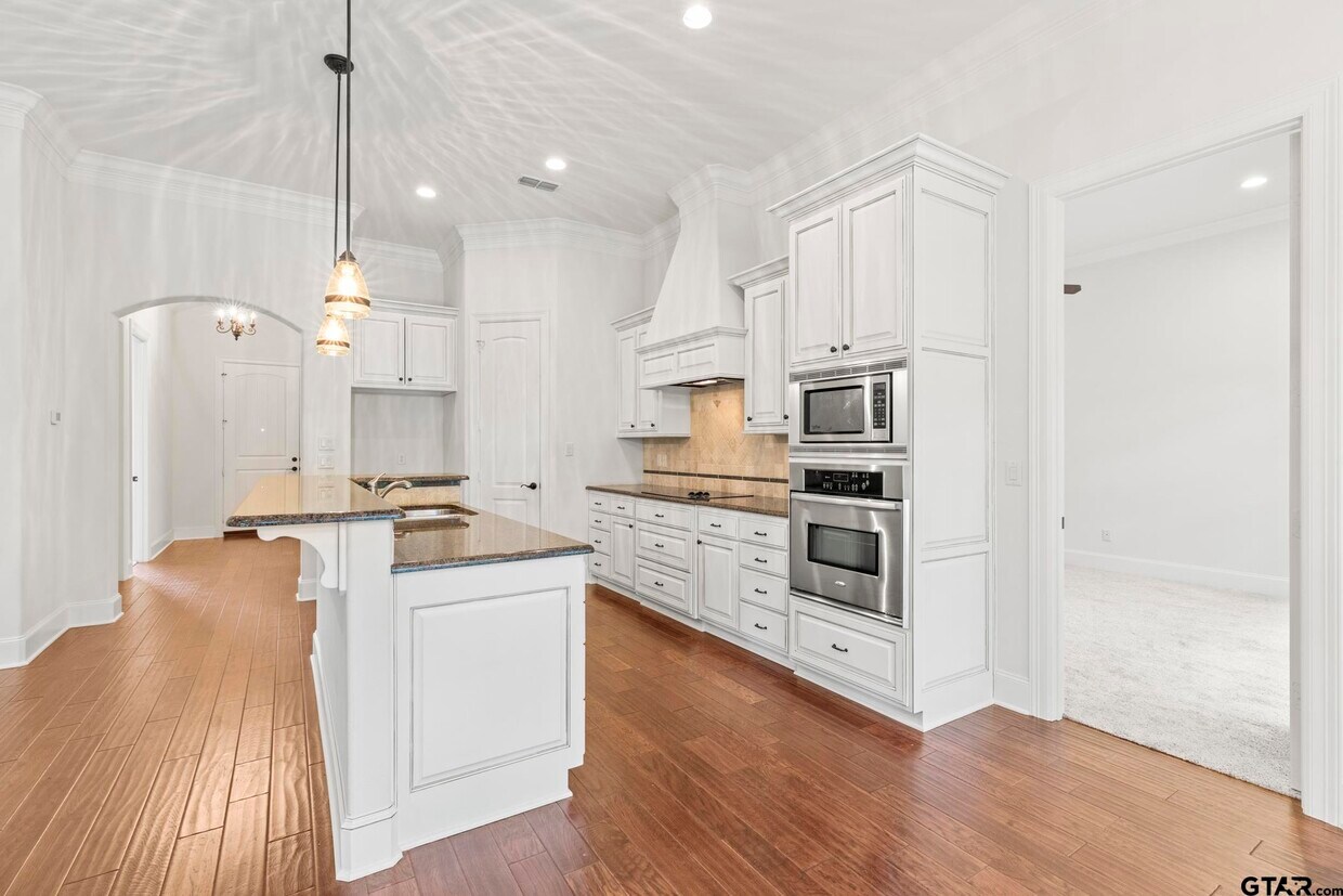 Foto principal - 1857 Stonecrest Blvd