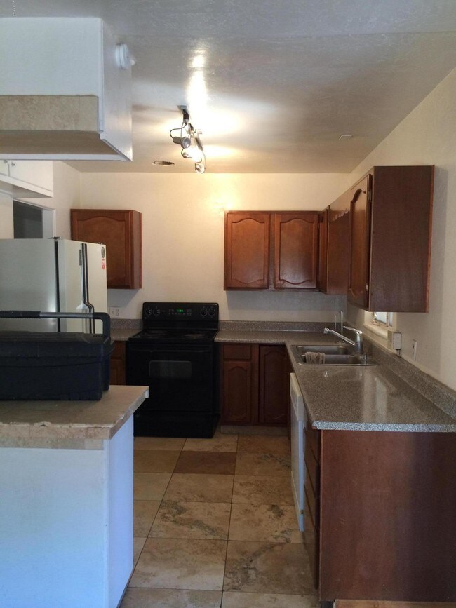 Building Photo - 7521 E McKnight Ave