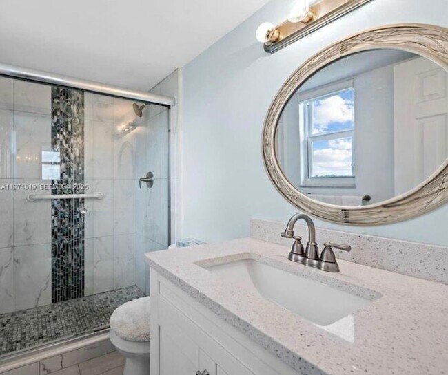 Foto del edificio - 1505 N Riverside Dr