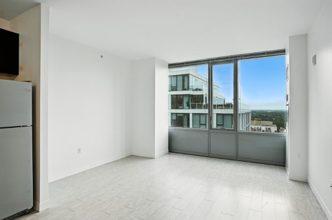 Building Photo - 155 Forest Ave