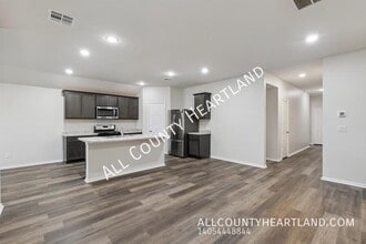 Building Photo - 3425 Molly Dr