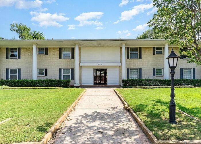 Foto principal - Beautiful and Spacious 3BR Condo with Mode...