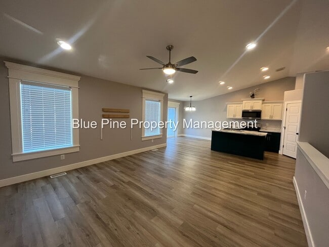 Building Photo - 3534 Apolena Ave