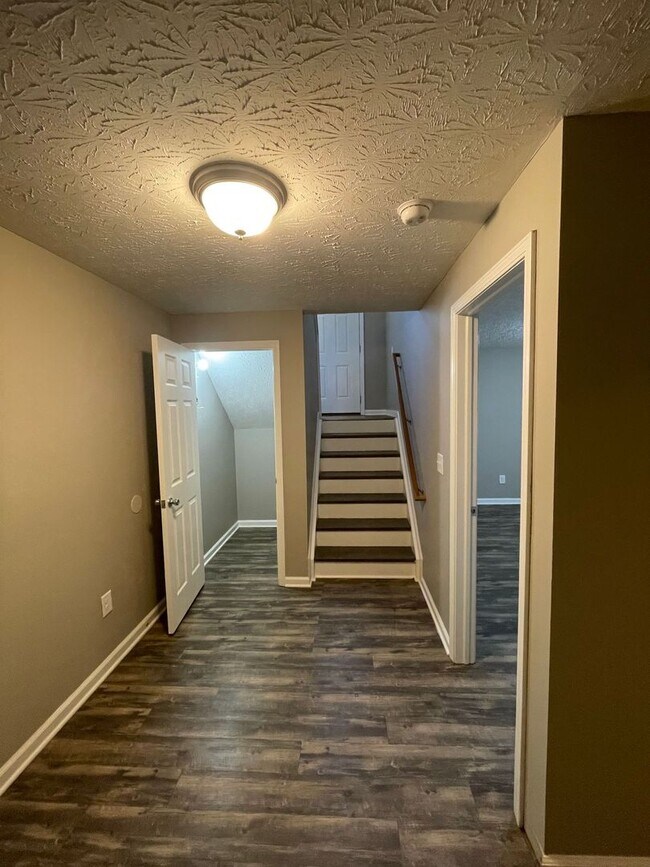 Foto del edificio - 2781 Saturn Dr