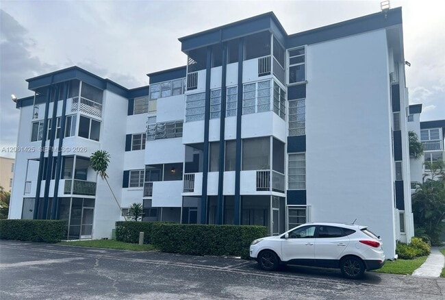 Building Photo - 9159 SW 77th Ave