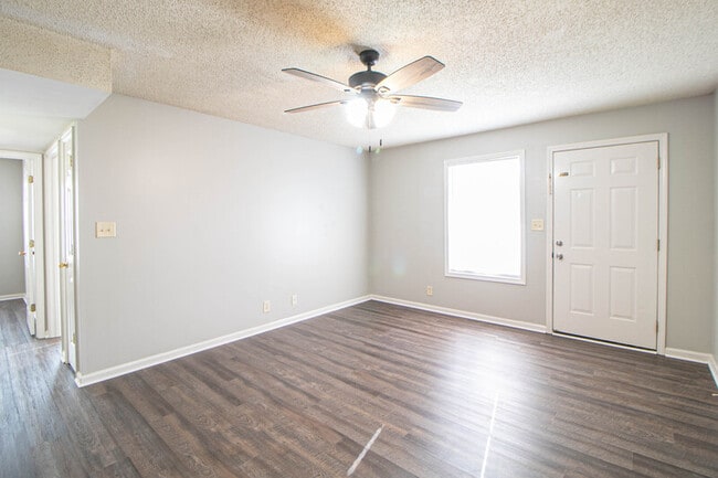 Building Photo - 145 Darlene Dr