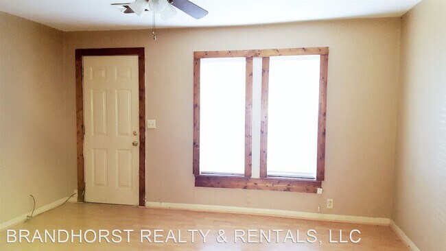 Foto del edificio - 3 br, 1 bath Apartment - 1014 N. Bradley