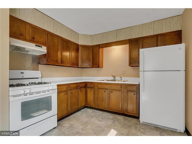Foto del edificio - 4 Bedroom 2 bath house in Waite Park