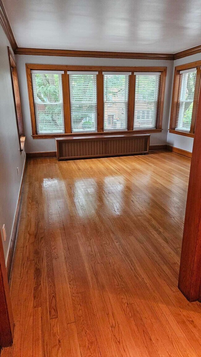 Foto del edificio - 3303 N Avers Ave