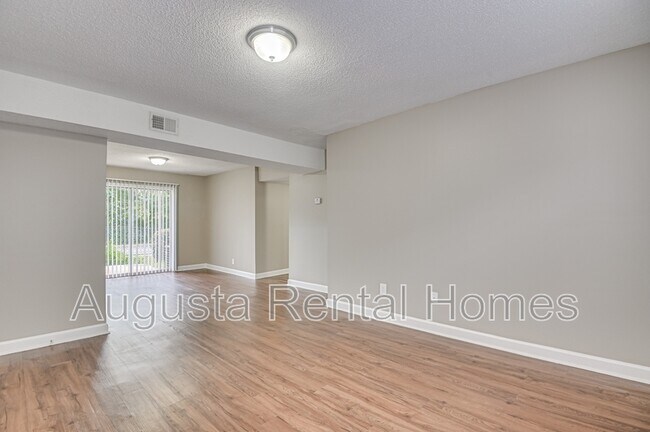 Foto del edificio - 2905 Arrowhead Dr