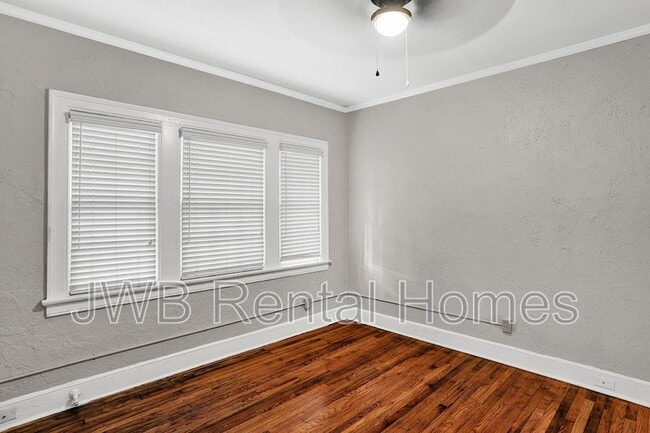 Building Photo - 1508 McDuff Ave S