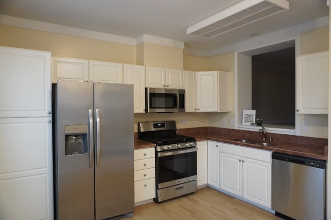 Building Photo - 5218 Castlestone Dr