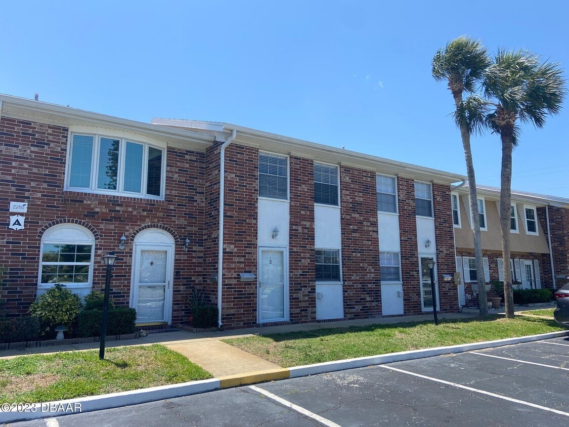 2200 S Palmetto Ave Unit A030, South Daytona, FL 32119 Condo for Rent