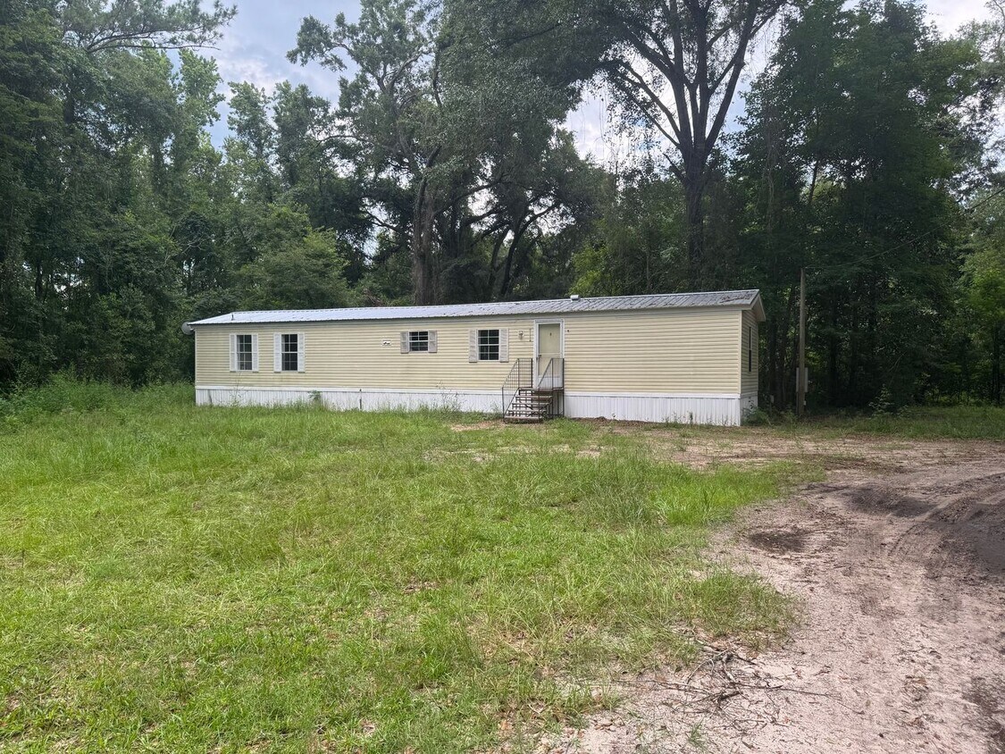 Foto principal - Updated 2 Bedroom 2 Bath Singlewide in Cra...