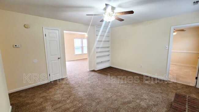 Building Photo - 6302 MacBeth Ct