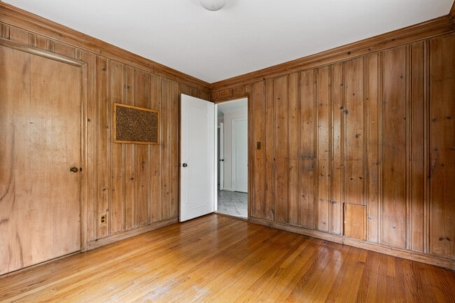 Building Photo - 18 Hemlock Dr