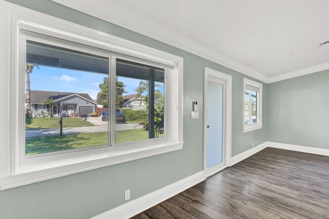 Building Photo - 10548 Boca Entrada Blvd