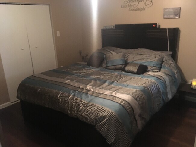 dormitorio principal en suite - 6811 Poland Center Dr