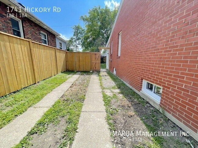 Photo du bâtiment - RENOVATED 1 BED / 1 BATH SINGLE FAMILY HOME + UTILITIES