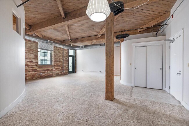 Foto del edificio - 940 Monroe Ave NW