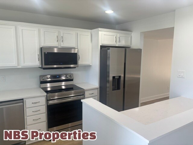 Foto del edificio - 6529 Deane Hill Dr