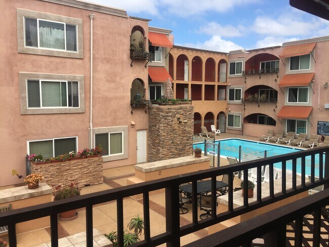 Foto del edificio - 1 Bedroom Condo in North Pacific Beach!