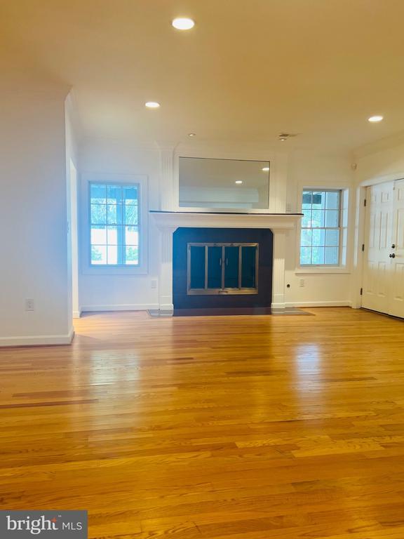Foto del edificio - 7381 Rodeo Ct