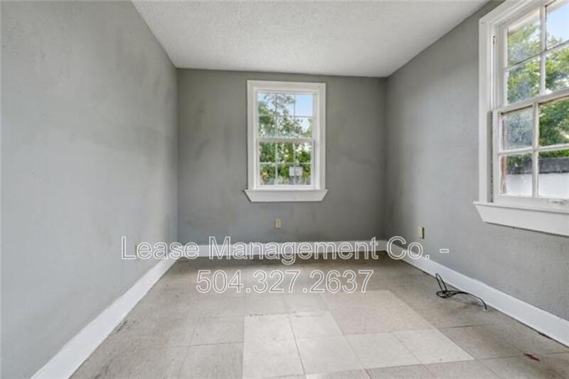 Building Photo - 3027 Allen St