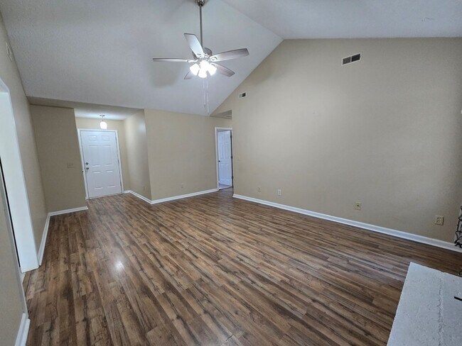Foto del edificio - 1520 Crowndale Dr