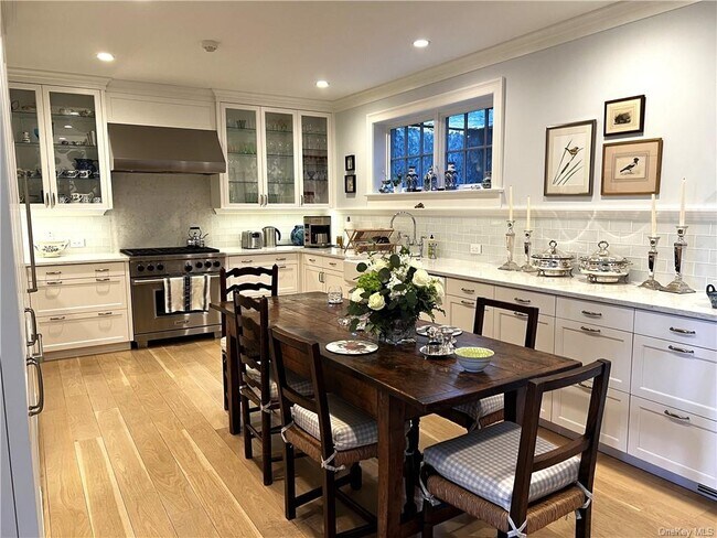 Foto del edificio - 420 Carpenter Hill Rd