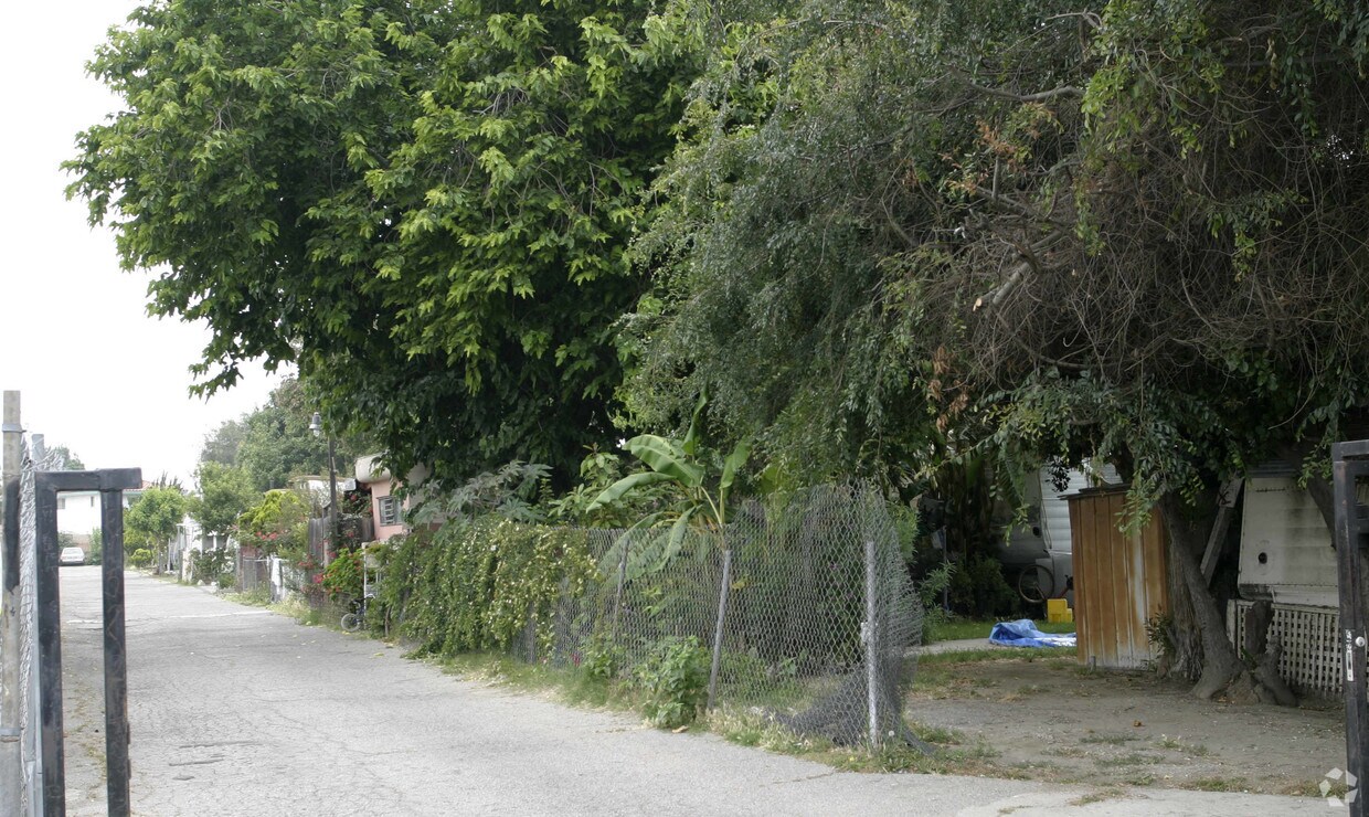 Foto principal - 4307-4329 Carlin Ave