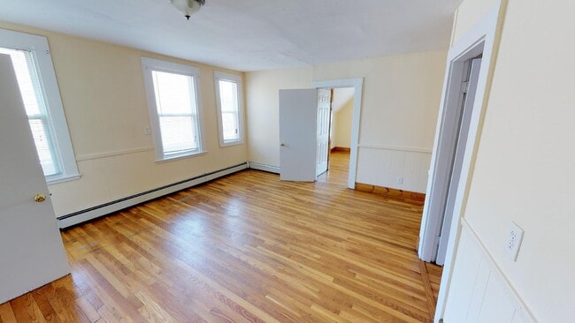 Building Photo - 237 Belmont St