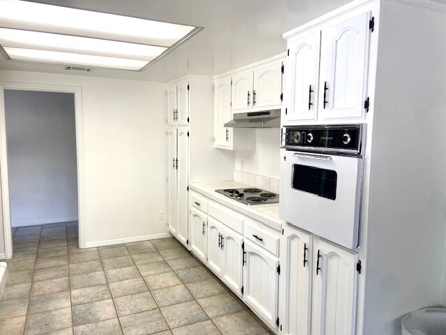 Foto del edificio - 8716 Sage Ct