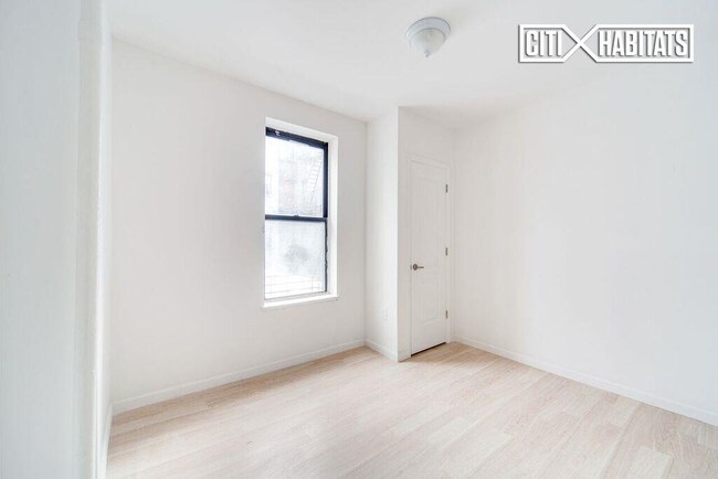 Building Photo - 2377 Belmont Ave